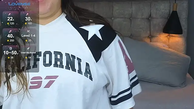 Laia and Aloby online show from 12/15/25, 10:25