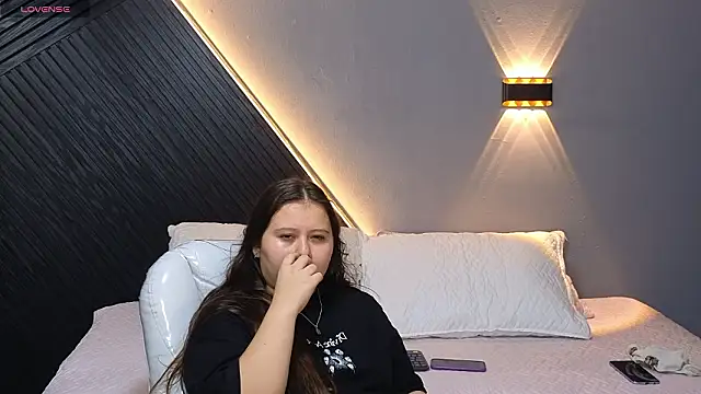 Laia and Aloby online show from 02/23/26, 10:18