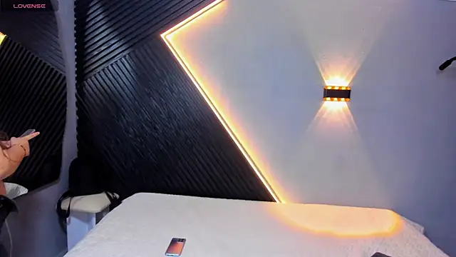 Laia and Aloby online show from 04/11/26, 10:25