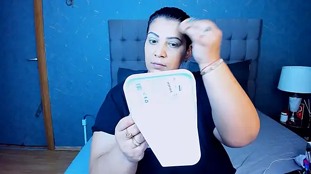 AmyCubes online show from 10/24/25, 04:31