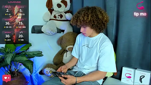 All3ssandr0 online show from 03/06/25, 04:41