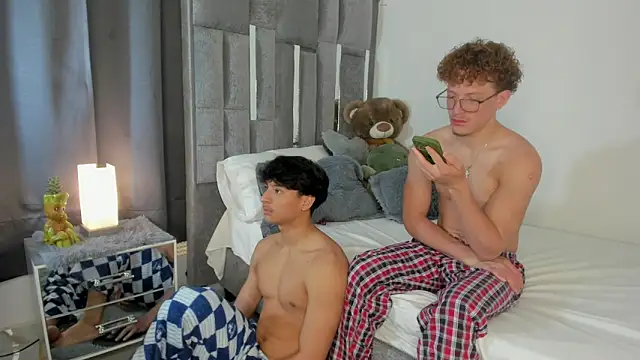 All3ssandr0 online show from 10/20/25, 04:07