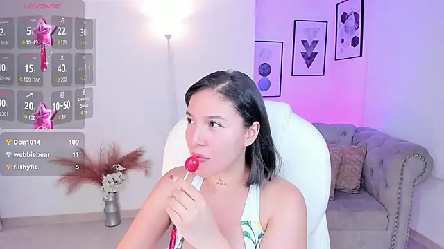 kendaall jenner  online show from 12/13/24, 06:42