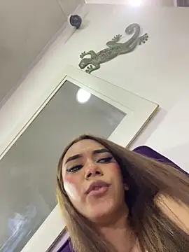 Snapshot of Nikol_Rang__ chatting on 01/26/25, 07:32 Nikol Rang   online show from 01/26/25, 07:32