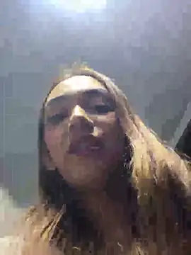 Snapshot of Nikol_Rang__ chatting on 03/04/25, 04:06 Nikol Rang   online show from 03/04/25, 04:06