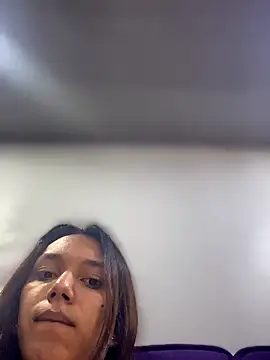 Snapshot of Nikol_Rang__ chatting on 10/04/25, 05:00 Nikol Rang   online show from 10/04/25, 05:00