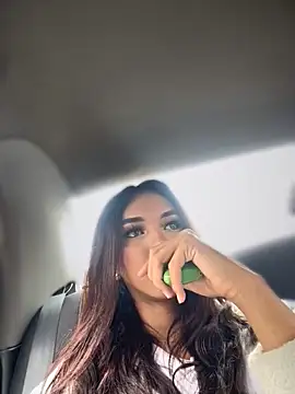 Snapshot of Nikol_Rang__ chatting on 10/29/25, 06:42 Nikol Rang online show from 10/29/25, 06:42