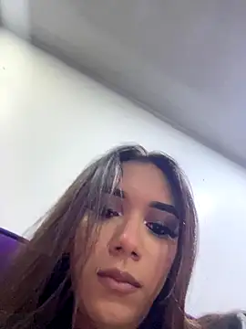 Snapshot of Nikol_Rang__ chatting on 11/04/25, 06:51 Nikol Rang online show from 11/04/25, 06:51