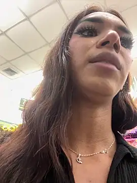 Snapshot of Nikol_Rang__ chatting on 11/27/25, 03:36 Nikol Rang online show from 11/27/25, 03:36