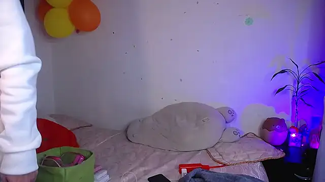 Lu perez online show from 11/29/25, 03:09