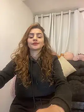 Snapshot of Lu_perez chatting on 04/15/26, 07:58 Lu perez online show from 04/15/26, 07:58