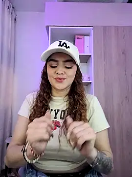 Lu perez online show from 06/02/26, 01:13