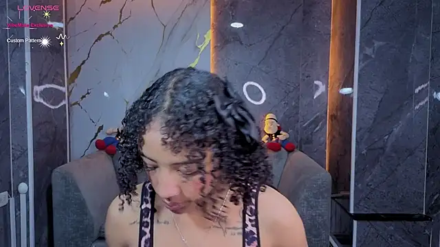 Violeth b online show from 05/11/26, 04:04