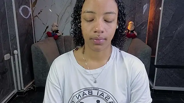 Snapshot of Violeth_b chatting on 06/16/26, 01:25 Violeth b online show from 06/16/26, 01:25