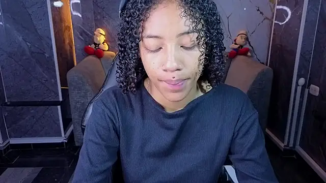Snapshot of Violeth_b chatting on 07/01/26, 01:24 Violeth b online show from 07/01/26, 01:24