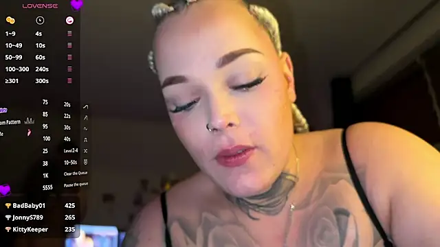 Snapshot of elina_may chatting on 02/28/25, 09:33 elina may online show from 02/28/25, 09:33