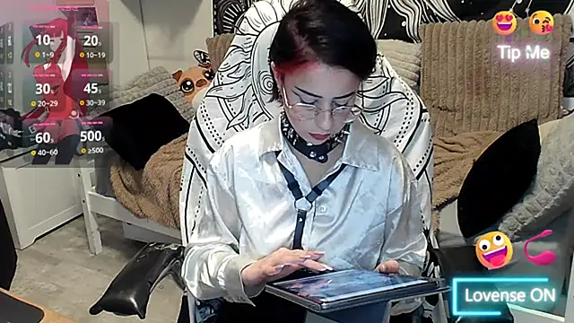 LisandreLaVenale online show from 02/24/25, 09:20