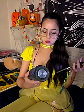 LisandreLaVenale online show from 10/08/25, 10:07