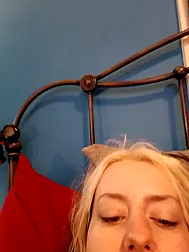 SkarlettRose96 online show from 11/19/25, 01:44