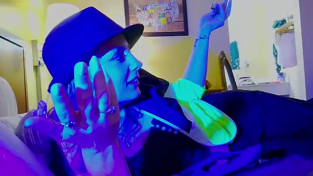 Snapshot of SkarlettRose96 chatting on 03/08/26, 05:33 SkarlettRose96 online show from 03/08/26, 05:33