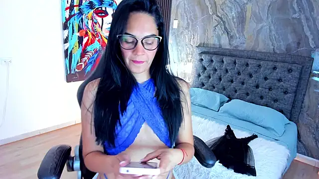 Snapshot of Carlota_milf_30 chatting on 01/30/25, 01:31 Carlota milf 30 online show from 01/30/25, 01:31