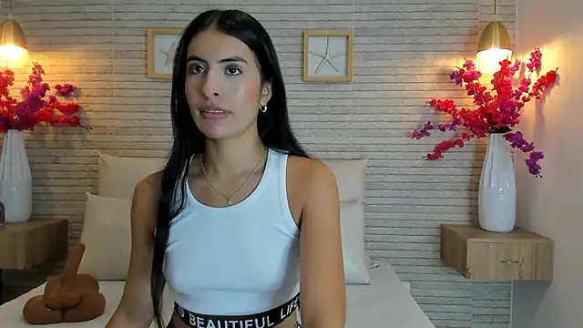 IssabellaLopez online show from 10/01/25, 12:22