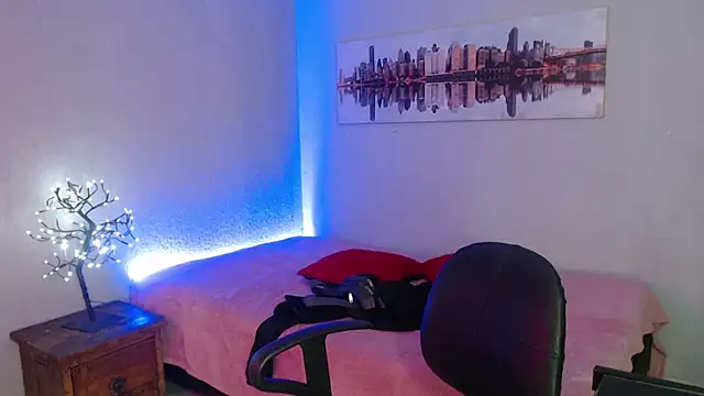 Jeam hot online show from 12/15/24, 08:25