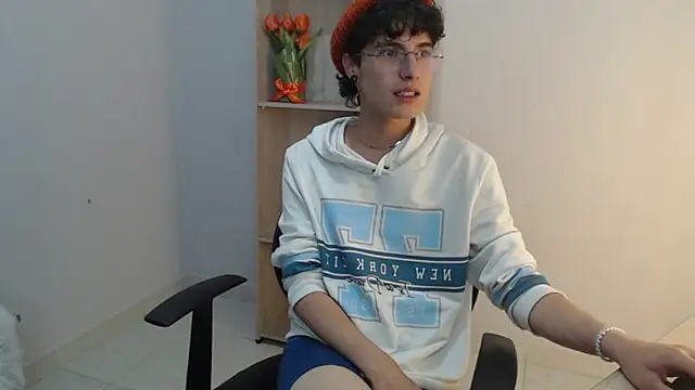 Jeam hot online show from 01/06/25, 01:42