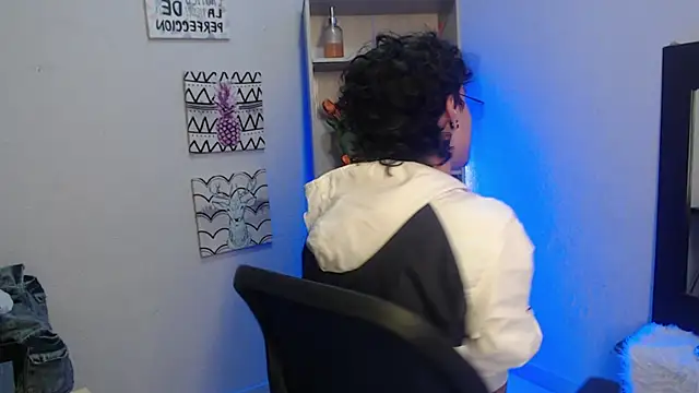 Jeam hot online show from 01/12/25, 01:32