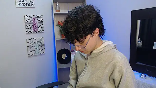 Jeam hot online show from 01/13/25, 10:35