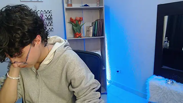 Jeam hot online show from 01/14/25, 01:36