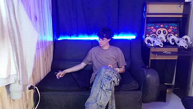 Jeam hot online show from 02/14/25, 01:23