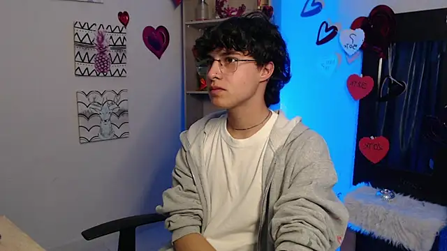 Jeam hot online show from 02/18/25, 09:42