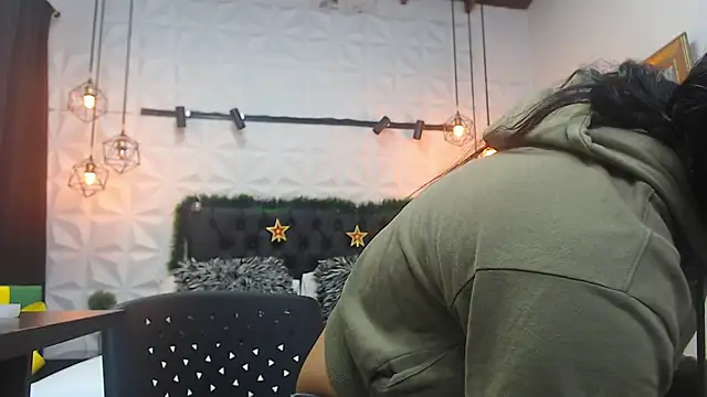 Alison Wiley online show from 12/23/24, 11:47