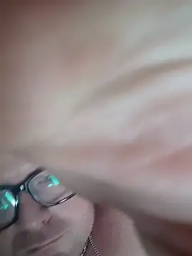 Snapshot of swingr chatting on 02/25/25, 02:33 swingr online show from 02/25/25, 02:33