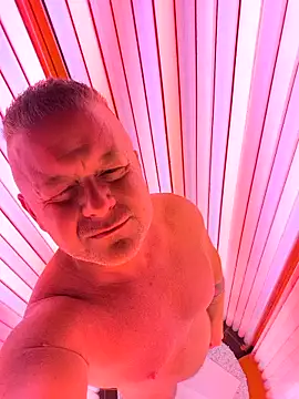 Snapshot of swingr chatting on 12/04/25, 01:53 swingr online show from 12/04/25, 01:53