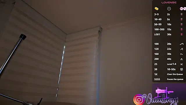 Snapshot of venusleroy_ chatting on 11/15/25, 09:54 venusleroy online show from 11/15/25, 09:54