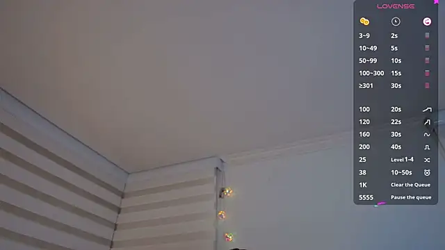 Snapshot of venusleroy_ chatting on 12/19/25, 01:01 venusleroy online show from 12/19/25, 01:01