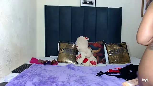 Snapshot of quenliyasa chatting on 11/04/25, 09:03 quenliyasa online show from 11/04/25, 09:03