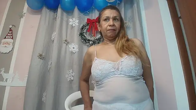 Snapshot of Lesbiandreams chatting on 12/13/24, 08:47 Lesbiandreams online show from 12/13/24, 08:47