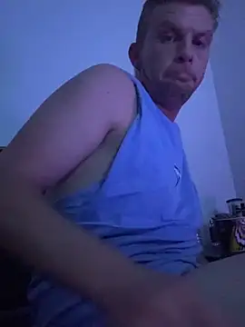 Snapshot of aus_guy93 chatting on 10/31/25, 05:58 aus guy93 online show from 10/31/25, 05:58