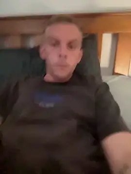 Snapshot of aus_guy93 chatting on 11/13/25, 01:26 aus guy93 online show from 11/13/25, 01:26