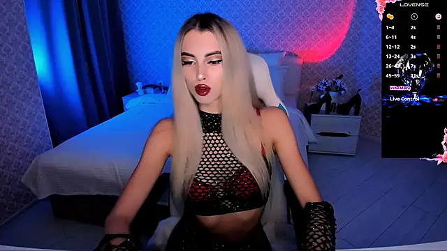 Snapshot of Emilia_Klar chatting on 09/08/25, 02:49 Emilia Klar online show from 09/08/25, 02:49