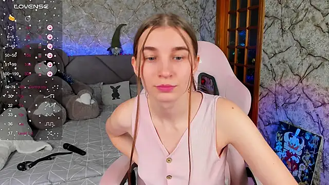 Snapshot of _flowersweeet_ chatting on 01/03/25, 03:44  flowersweeet  online show from 01/03/25, 03:44