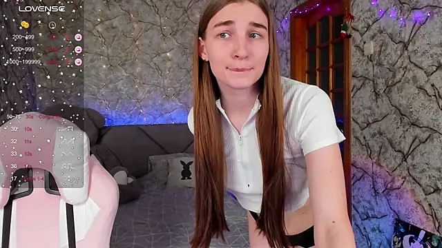 Snapshot of _flowersweeet_ chatting on 02/26/25, 08:00  flowersweeet  online show from 02/26/25, 08:00