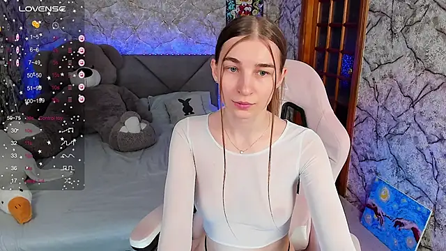 Snapshot of _flowersweeet_ chatting on 09/19/25, 11:55  flowersweeet  online show from 09/19/25, 11:55