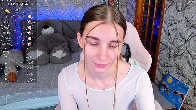 Snapshot of _flowersweeet_ chatting on 10/11/25, 05:00  flowersweeet  online show from 10/11/25, 05:00