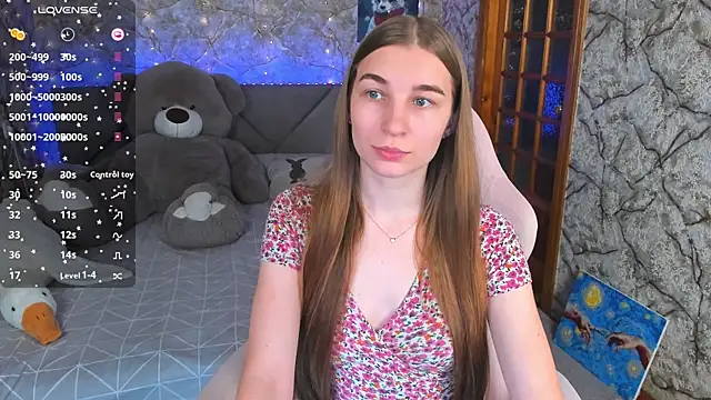 Snapshot of _flowersweeet_ chatting on 10/21/25, 01:56  flowersweeet  online show from 10/21/25, 01:56