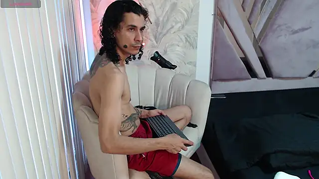 Snapshot of jackstanford chatting on 12/21/24, 01:53 jackstanford online show from 12/21/24, 01:53