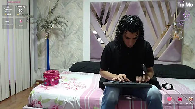 Snapshot of jackstanford chatting on 01/04/25, 01:21 jackstanford online show from 01/04/25, 01:21